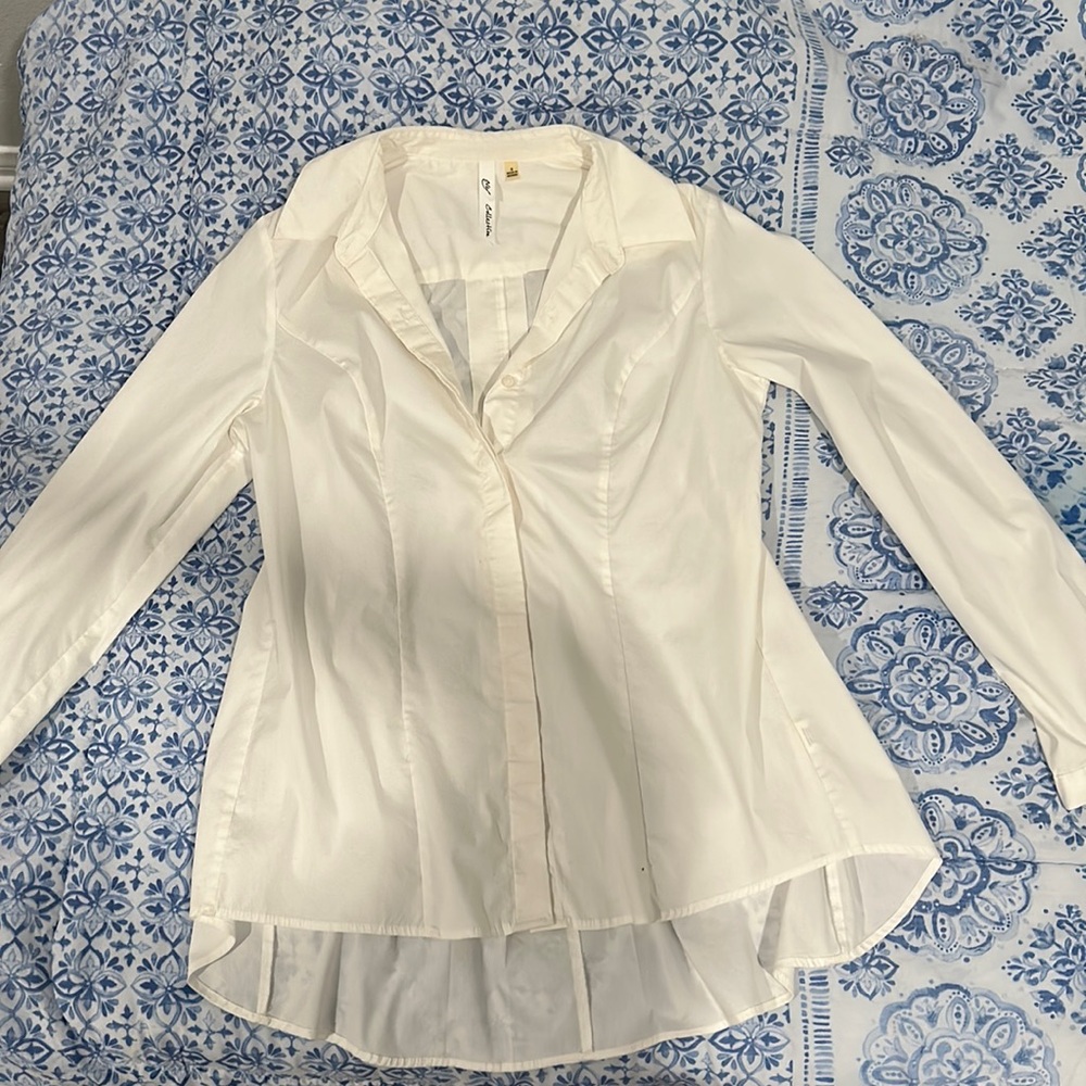 White dress shirt